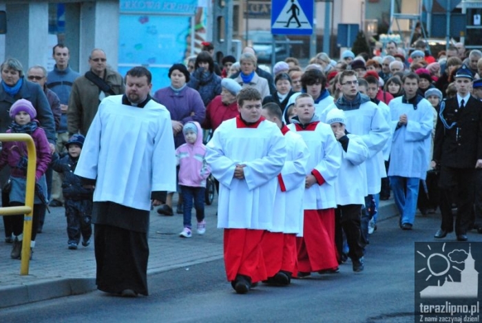 Droga Krzyżowa ulicami miasta - fotoreportaż