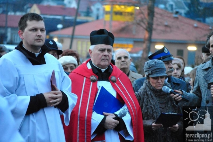 Droga Krzyżowa ulicami miasta - fotoreportaż