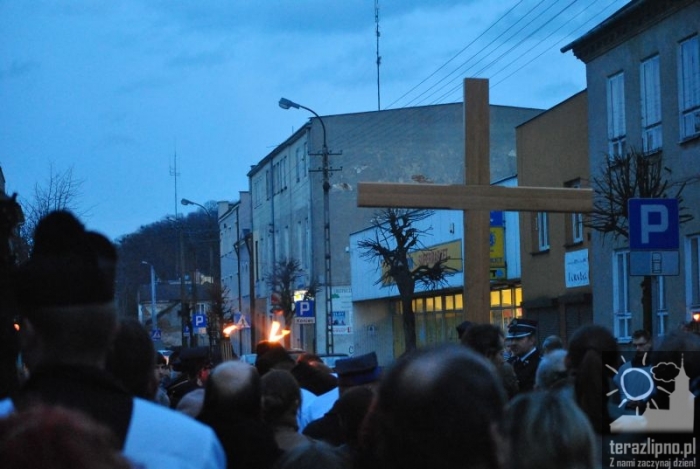 Droga Krzyżowa ulicami miasta - fotoreportaż