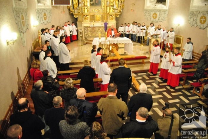 Droga Krzyżowa ulicami miasta - fotoreportaż