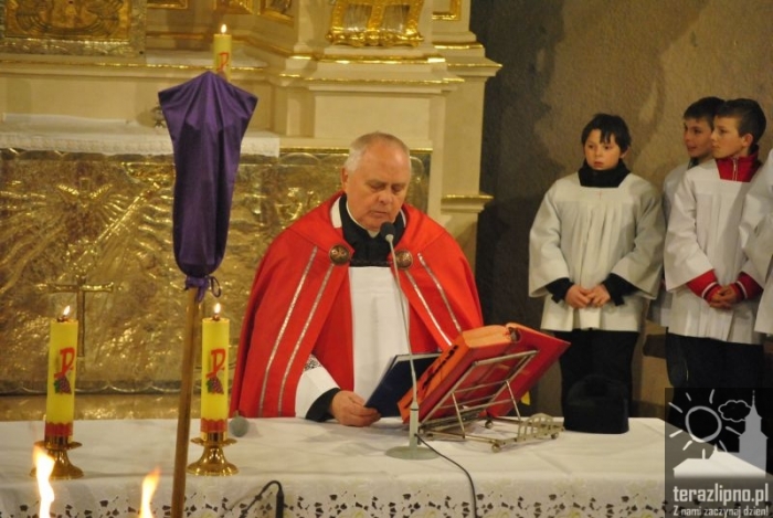 Droga Krzyżowa ulicami miasta - fotoreportaż