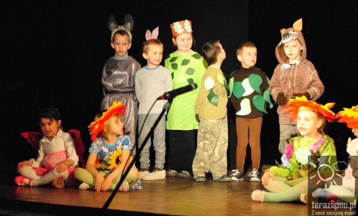 Sceniczne zmagania maluchów - fotoreportaż