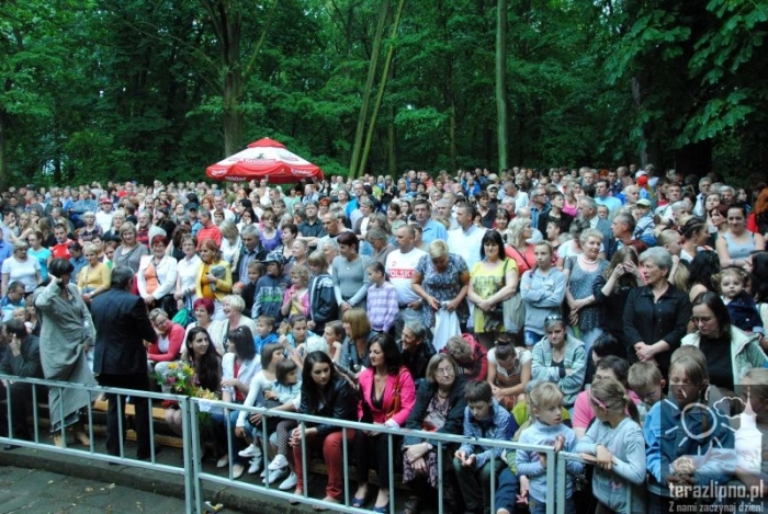 Krawczyk przyciągnął mieszkańców - fotoreportaż