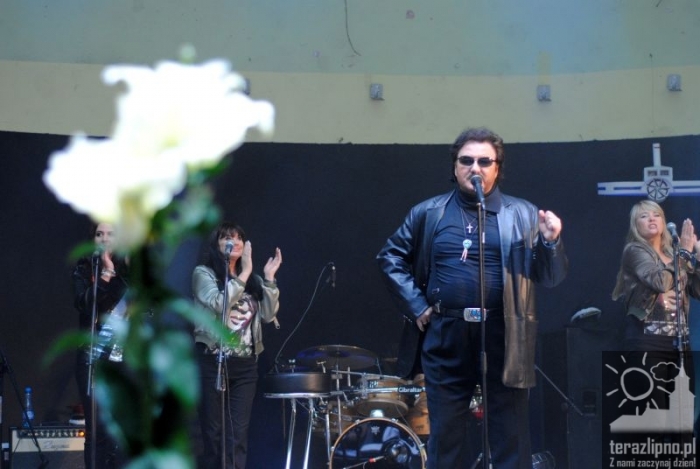 Krawczyk przyciągnął mieszkańców - fotoreportaż