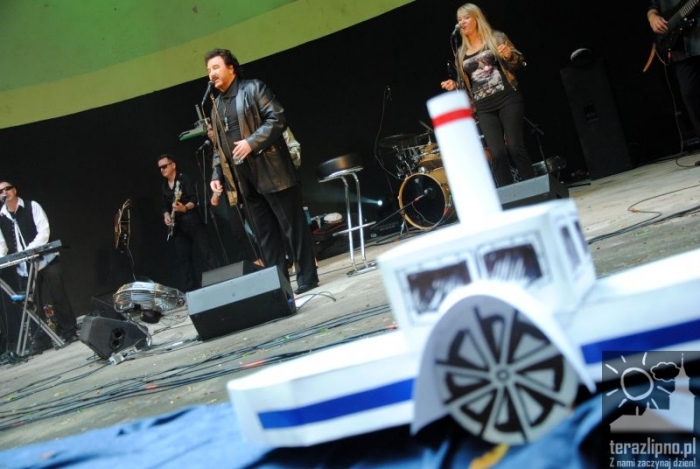 Krawczyk przyciągnął mieszkańców - fotoreportaż