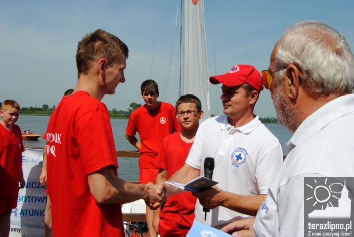 Kikół: ratownicy nad jeziorem - fotoreportaż