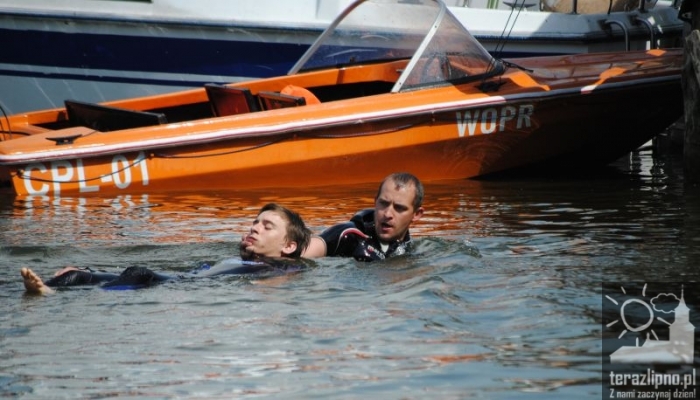 Kikół: ratownicy nad jeziorem - fotoreportaż