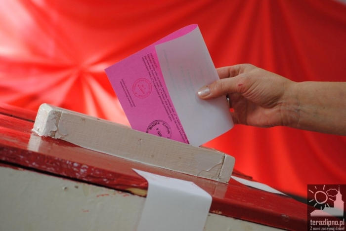Wybory w trakcie! Niewielka frekwencja - fotoreportaż