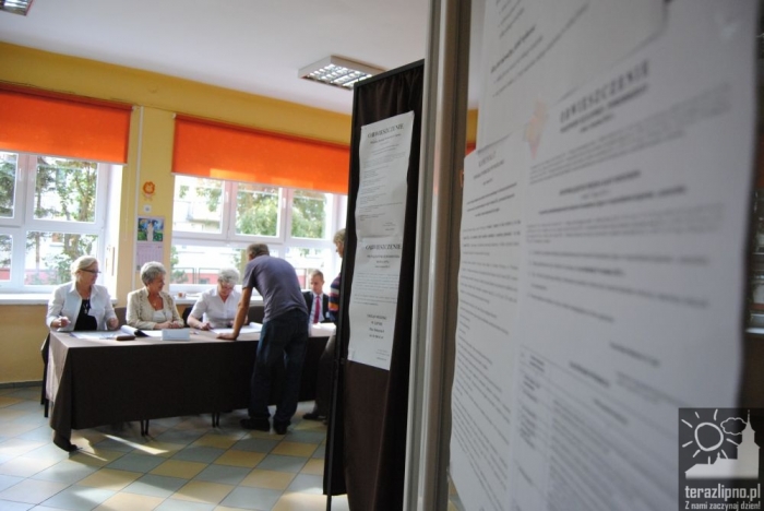 Wybory w trakcie! Niewielka frekwencja - fotoreportaż