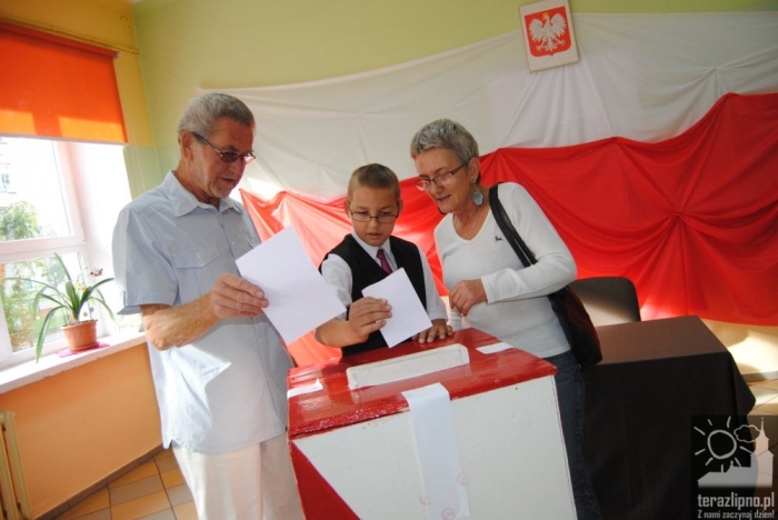 Wybory w trakcie! Niewielka frekwencja - fotoreportaż