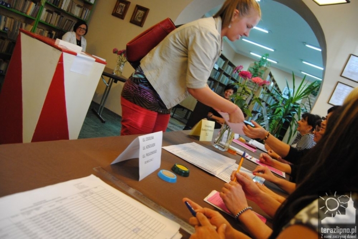 Wybory w trakcie! Niewielka frekwencja - fotoreportaż