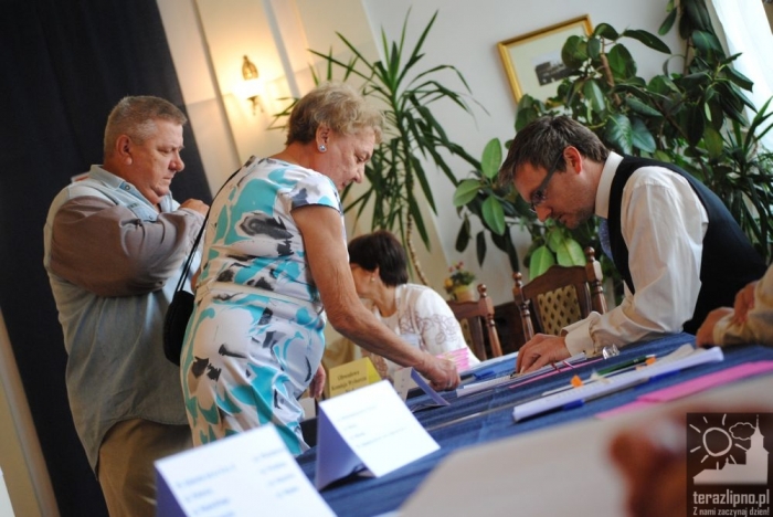 Wybory w trakcie! Niewielka frekwencja - fotoreportaż