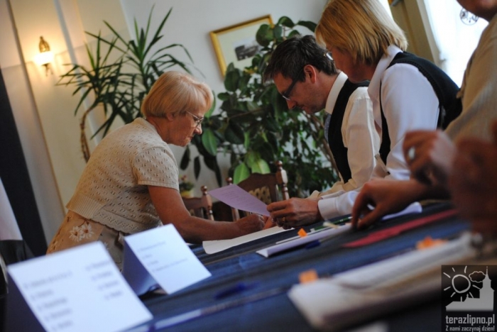 Wybory w trakcie! Niewielka frekwencja - fotoreportaż