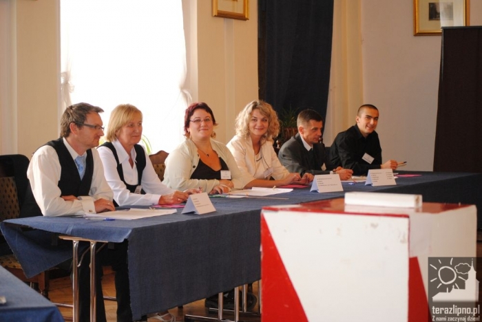 Wybory w trakcie! Niewielka frekwencja - fotoreportaż