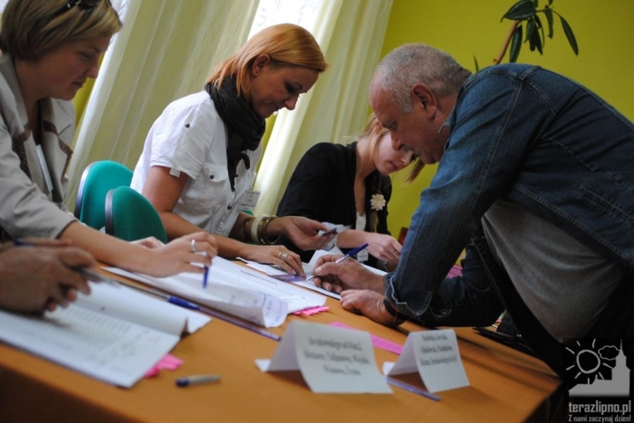 Wybory w trakcie! Niewielka frekwencja - fotoreportaż