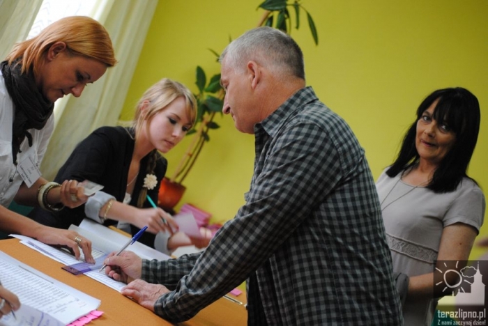 Wybory w trakcie! Niewielka frekwencja - fotoreportaż