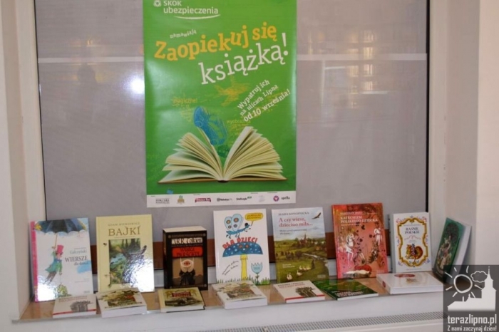 Książki rozpoczęły wędrówkę po ulicach Lipna  - fotoreportaż