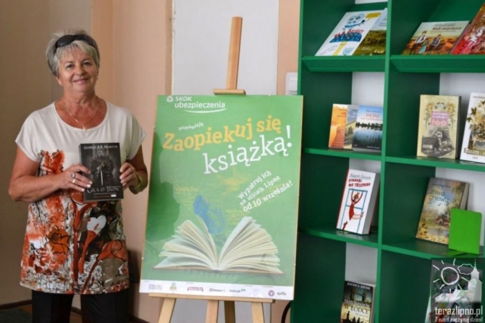 Książki rozpoczęły wędrówkę po ulicach Lipna  - fotoreportaż