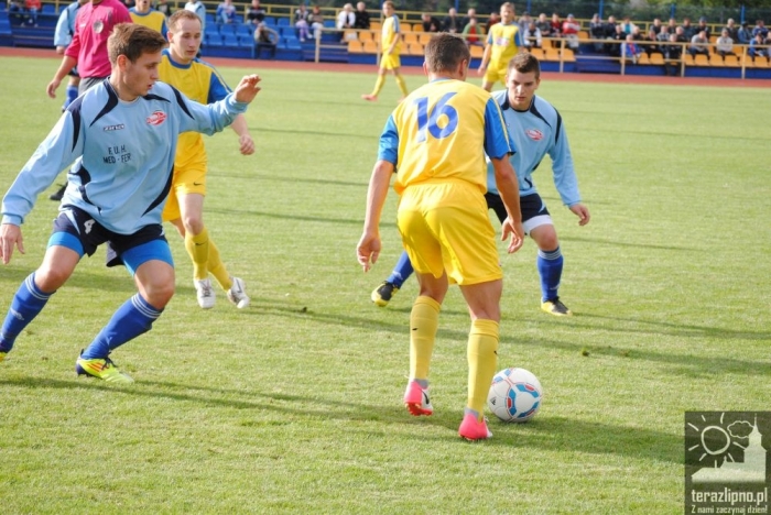 Zdjęcia z meczu Mienia w Warlubiu - fotoreportaż