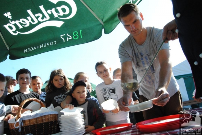 Popowo: dzieci oczyściły las - fotoreportaż