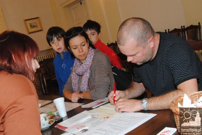 Chcą pomóc genetycznym bliźniakom - fotoreportaż