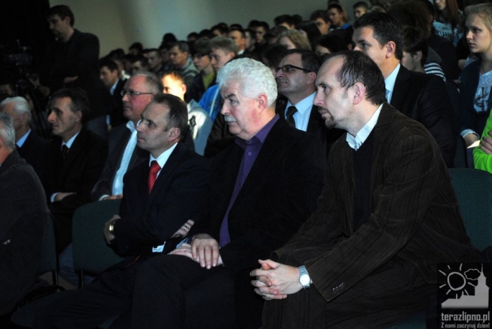 Pełna sala na spotkaniu z Attache - fotoreportaż