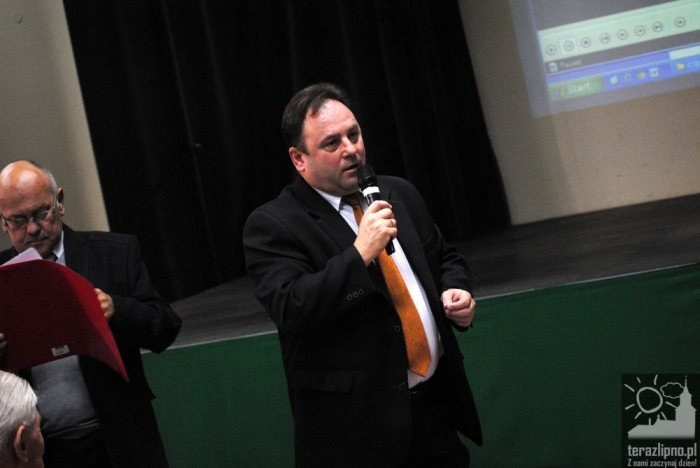 Pełna sala na spotkaniu z Attache - fotoreportaż