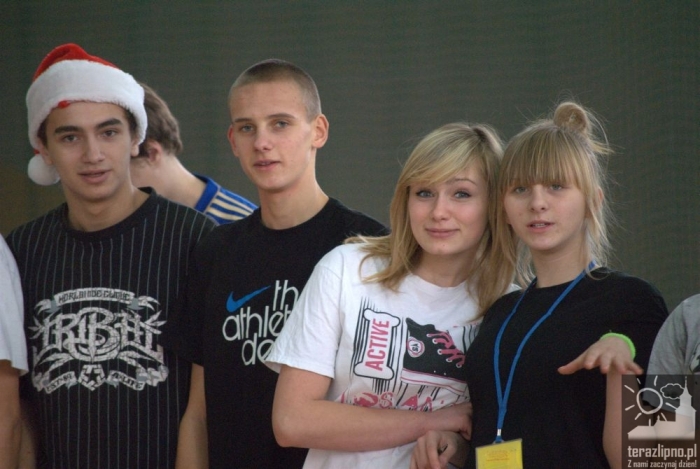 Mikołajkowa koszykówka w gimnazjum - fotoreportaż