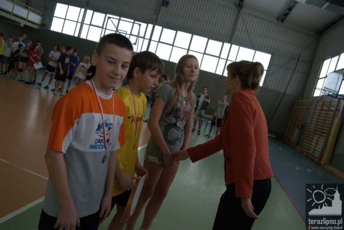 Mikołajkowa koszykówka w gimnazjum - fotoreportaż