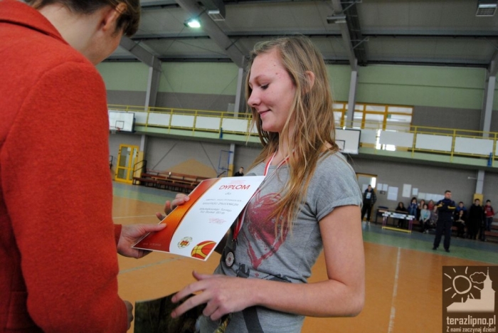 Mikołajkowa koszykówka w gimnazjum - fotoreportaż