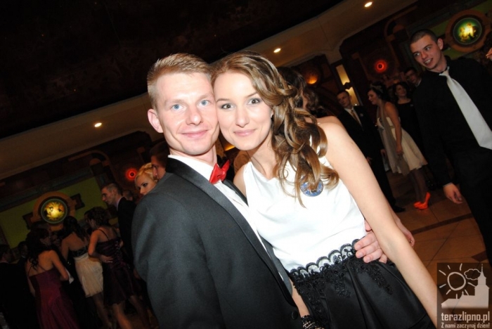 Niech żyje bal! Studniówka w lipnowskim ogólniaku - fotoreportaż