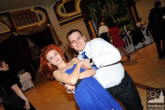 Niech żyje bal! Studniówka w lipnowskim ogólniaku - fotoreportaż