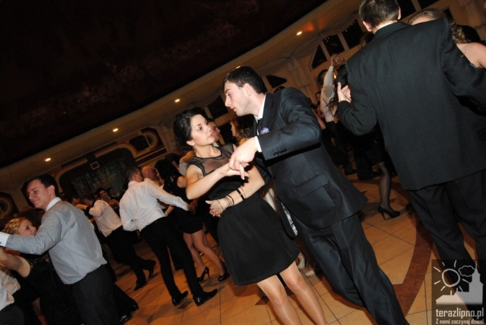 Niech żyje bal! Studniówka w lipnowskim ogólniaku - fotoreportaż