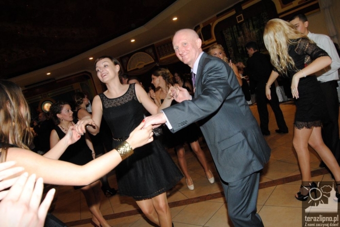 Niech żyje bal! Studniówka w lipnowskim ogólniaku - fotoreportaż