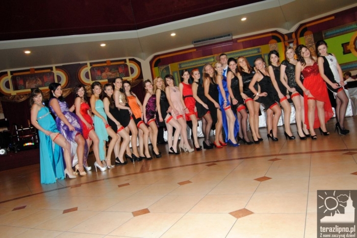 Niech żyje bal! Studniówka w lipnowskim ogólniaku - fotoreportaż