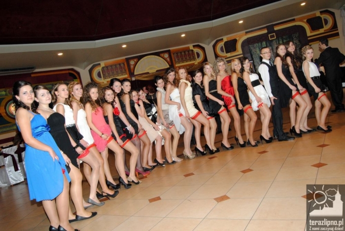 Niech żyje bal! Studniówka w lipnowskim ogólniaku - fotoreportaż