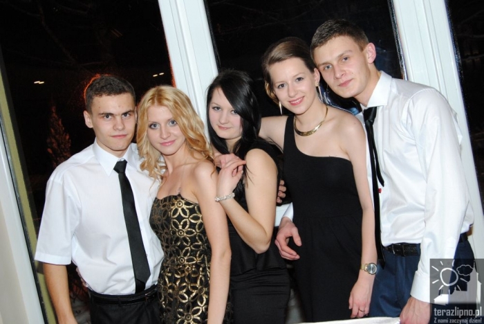 Niech żyje bal! Studniówka w lipnowskim ogólniaku - fotoreportaż