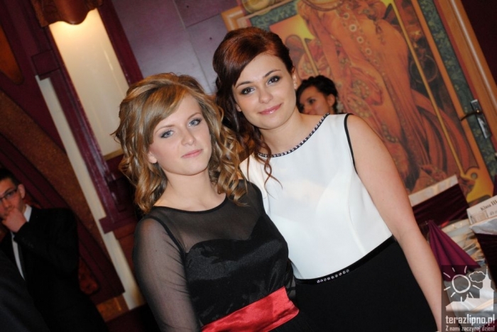 Niech żyje bal! Studniówka w lipnowskim ogólniaku - fotoreportaż