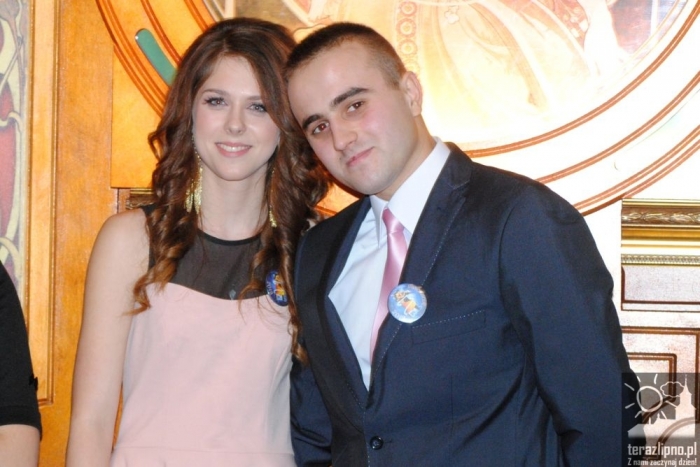 Niech żyje bal! Studniówka w lipnowskim ogólniaku - fotoreportaż