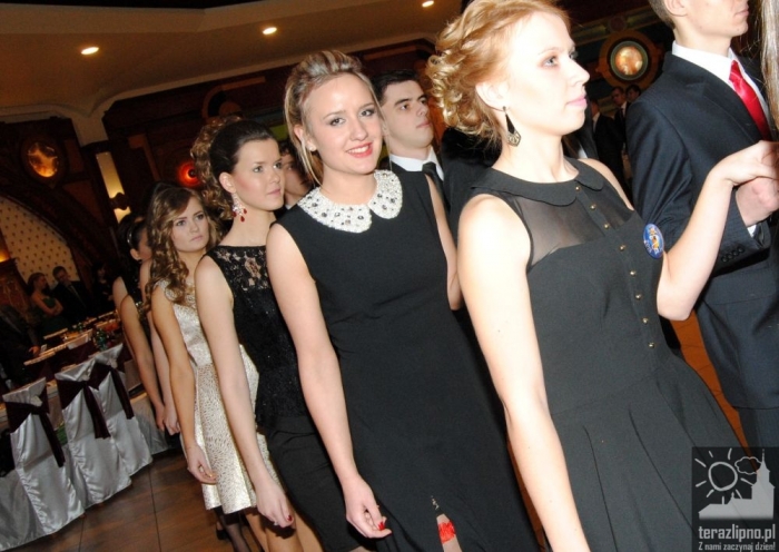 Niech żyje bal! Studniówka w lipnowskim ogólniaku - fotoreportaż