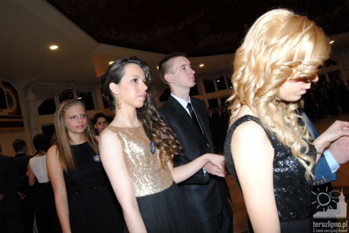 Niech żyje bal! Studniówka w lipnowskim ogólniaku - fotoreportaż