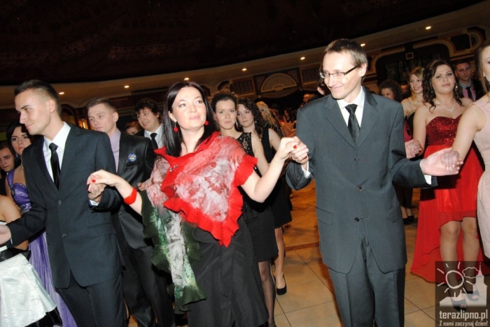 Niech żyje bal! Studniówka w lipnowskim ogólniaku - fotoreportaż