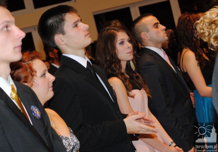 Niech żyje bal! Studniówka w lipnowskim ogólniaku - fotoreportaż