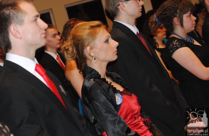 Niech żyje bal! Studniówka w lipnowskim ogólniaku - fotoreportaż