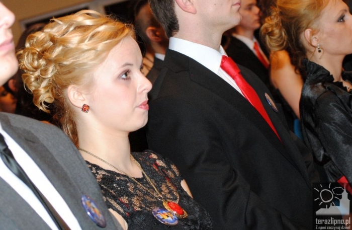 Niech żyje bal! Studniówka w lipnowskim ogólniaku - fotoreportaż