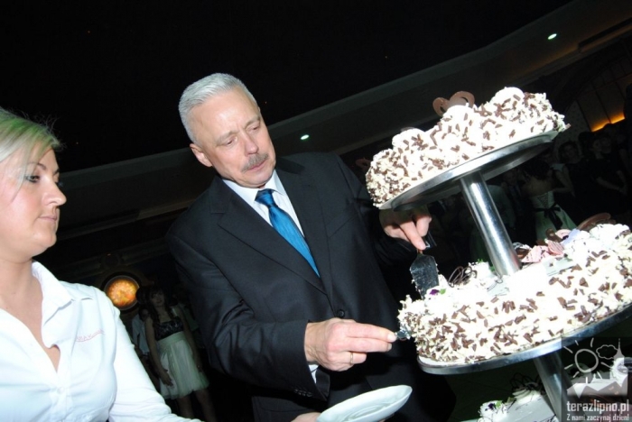 Niech żyje bal! Studniówka w lipnowskim ogólniaku - fotoreportaż