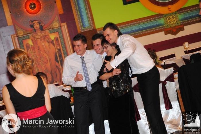 Zobacz jak bawili się maturzyści w Skępem - fotoreportaż