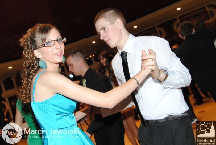 Zobacz jak bawili się maturzyści w Skępem - fotoreportaż