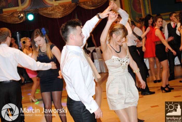 Zobacz jak bawili się maturzyści w Skępem - fotoreportaż