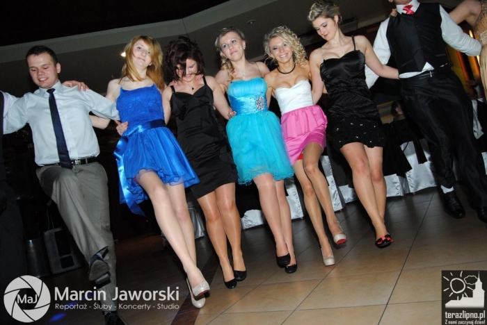 Zobacz jak bawili się maturzyści w Skępem - fotoreportaż